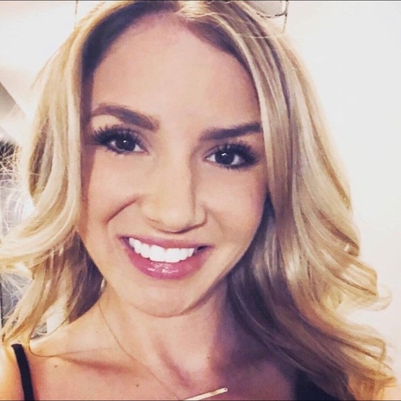 Meet your Posher, Samantha - Picture 1 of 1